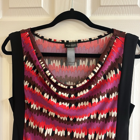 Bisou Bisou dress - Picture 3 of 5